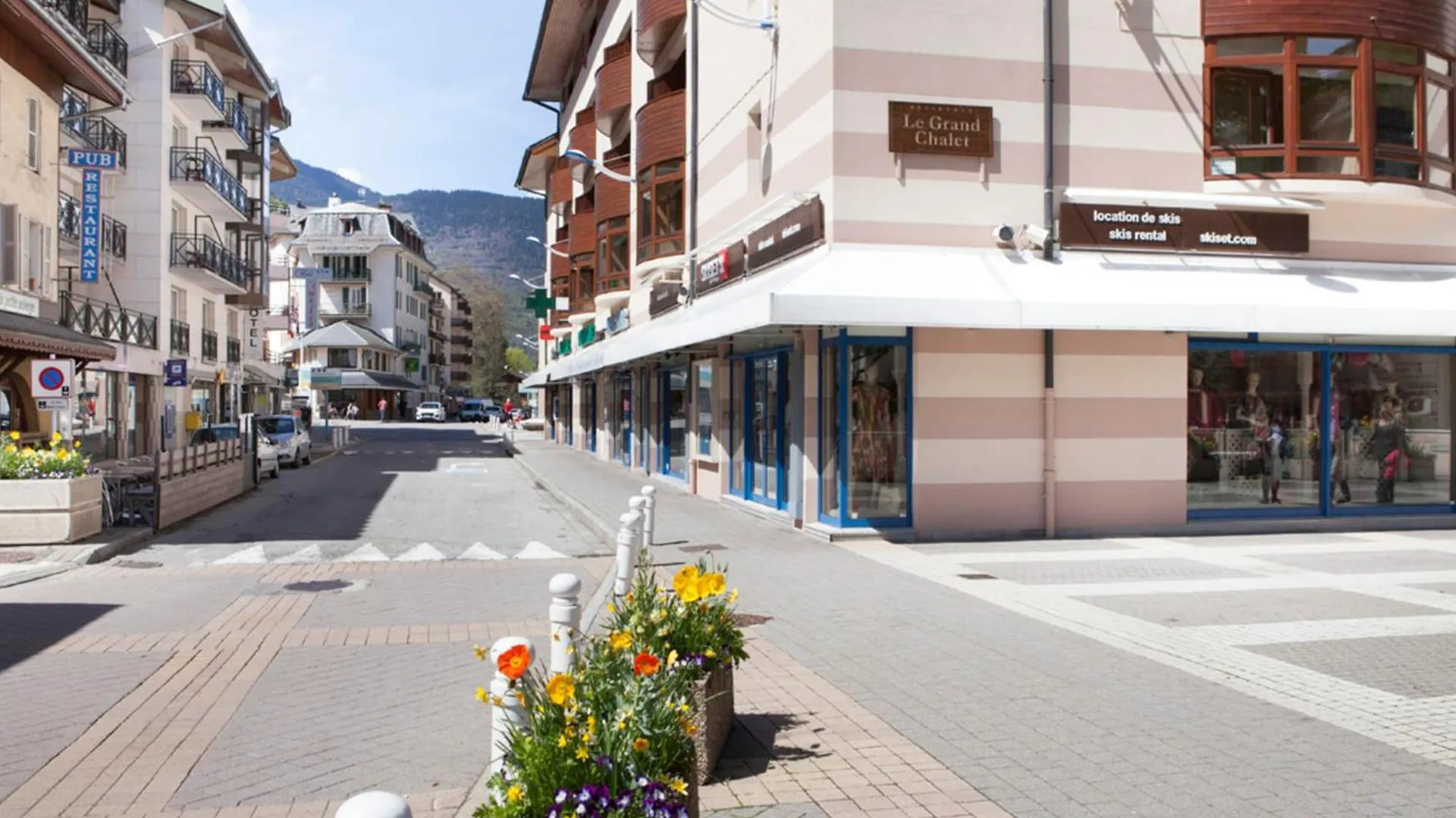 Studio 2 Pers, Centre-Ville, Pres Des Thermes, Balcon, Wifi, Telecabine A 200M, Parking Dispo - Fr-1-512-97 Brides-les-Bains 0*,  France