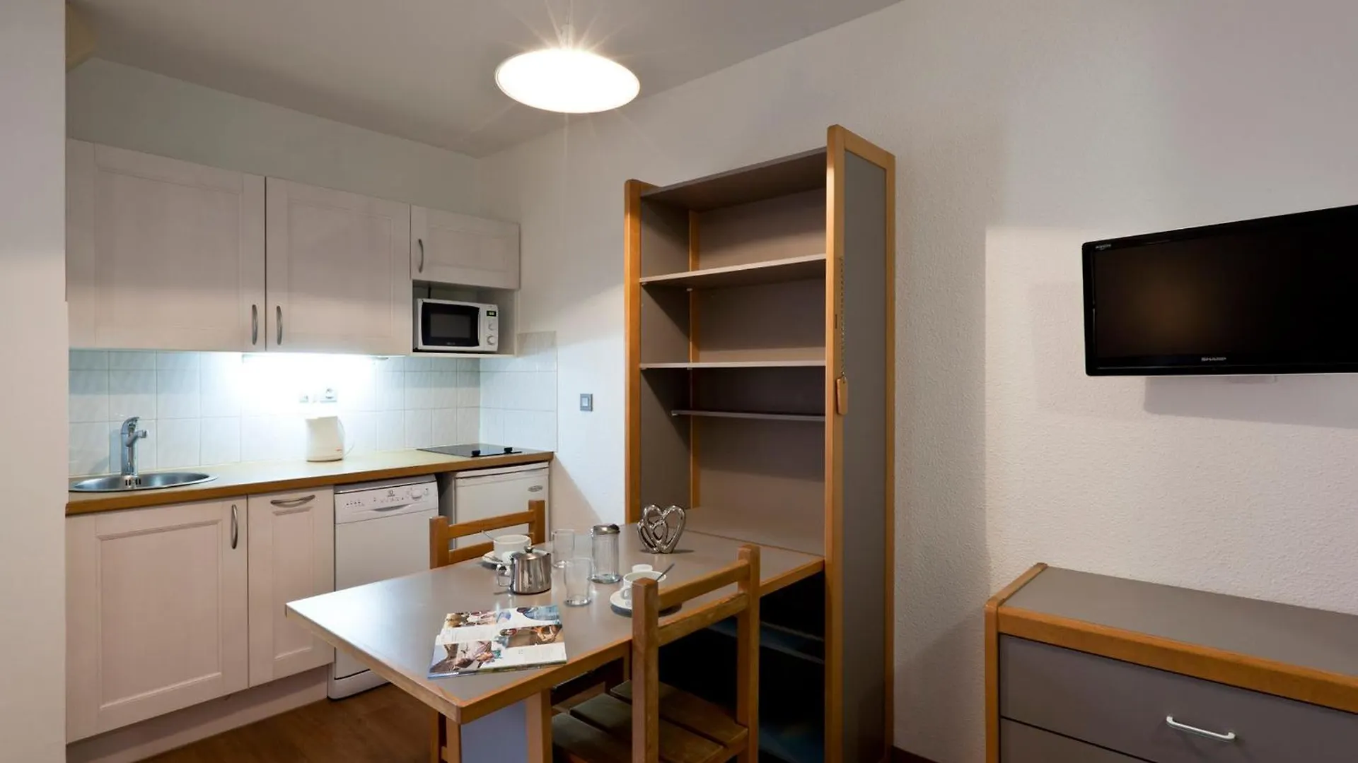 Studio 2 Pers, Centre-Ville, Pres Des Thermes, Balcon, Wifi, Telecabine A 200M, Parking Dispo - Fr-1-512-97 Brides-les-Bains