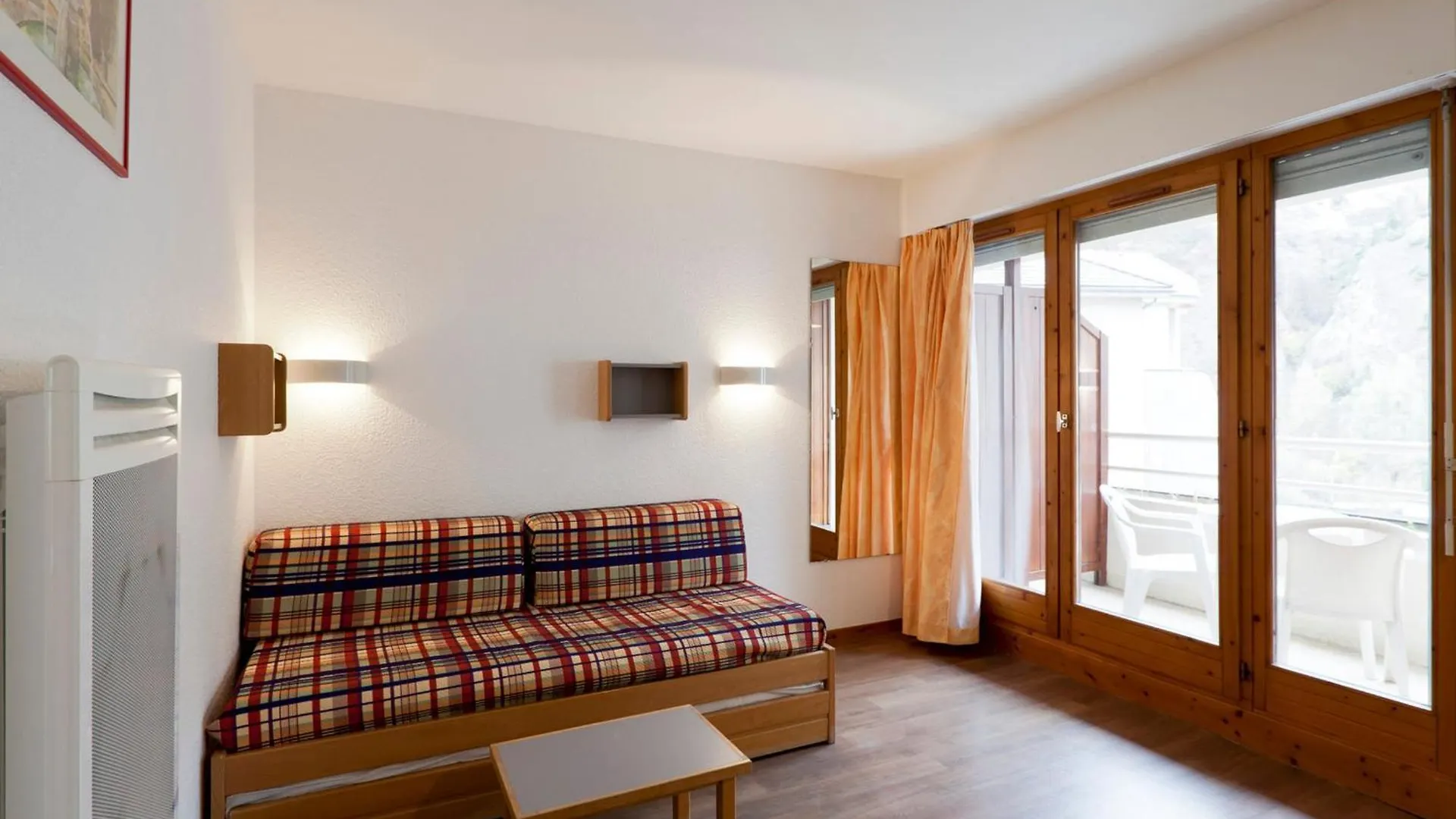 Studio 2 Pers, Centre-Ville, Pres Des Thermes, Balcon, Wifi, Telecabine A 200M, Parking Dispo - Fr-1-512-97 Brides-les-Bains 0*,